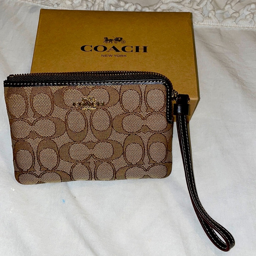 Vintage Coach Wallet Design